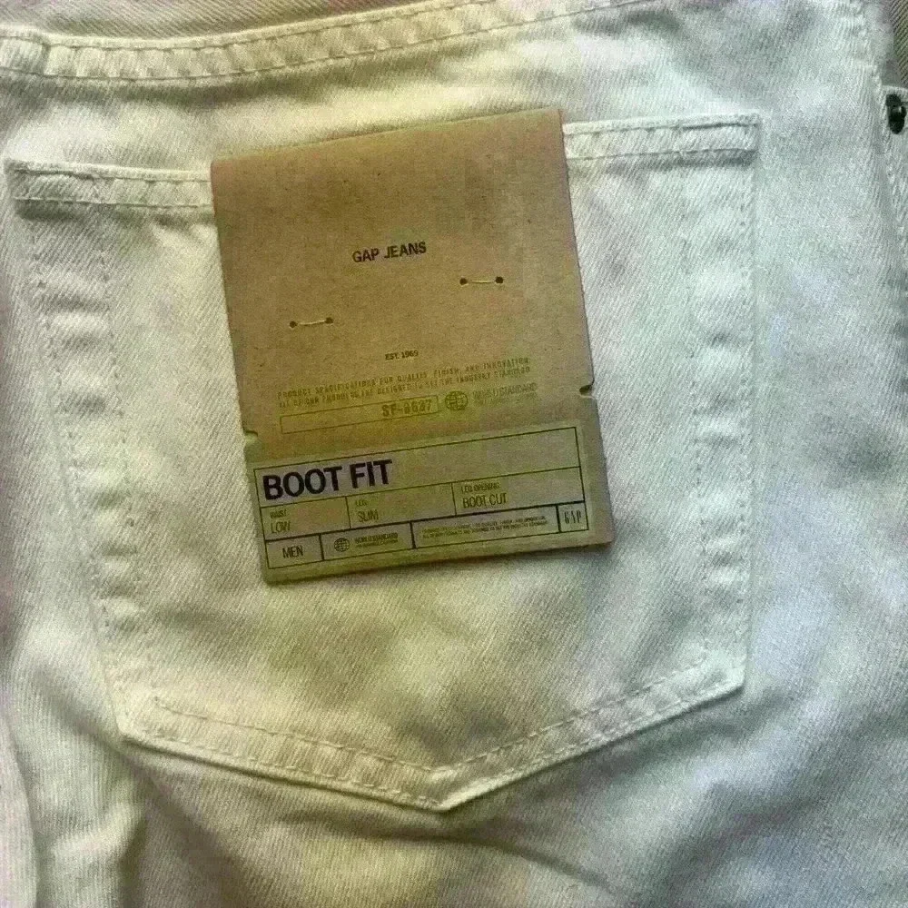 Men's GAP Jeans BOOT-FIT NEW condition with tags bottom width 20”